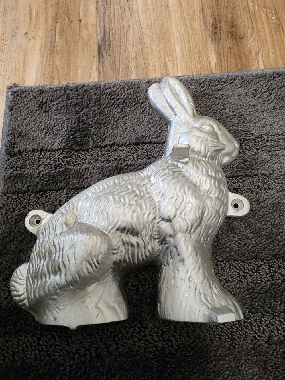 Cast Iron Rabbit Cake Mold - Picture 6 of 6